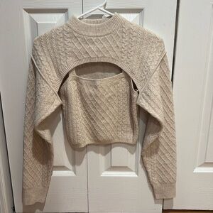 Two piece cropped cream sweater